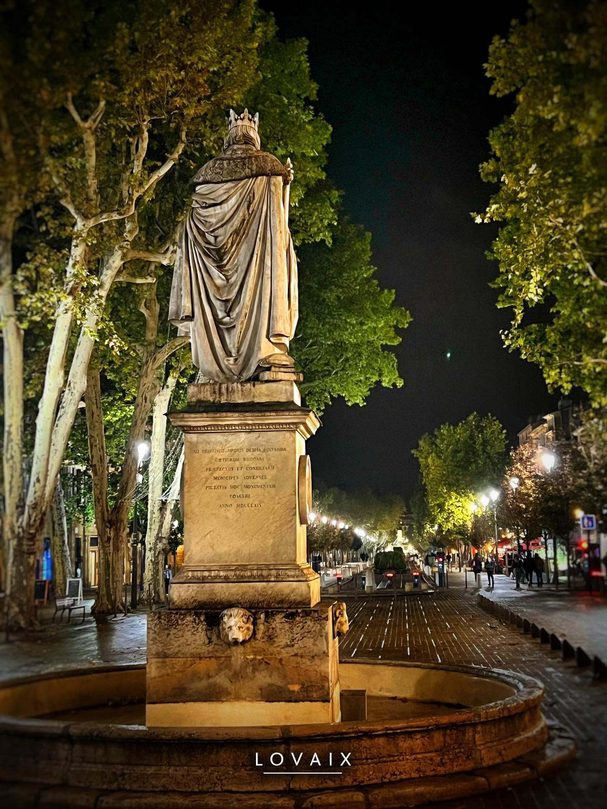 Fontaine du Roi René de nuit