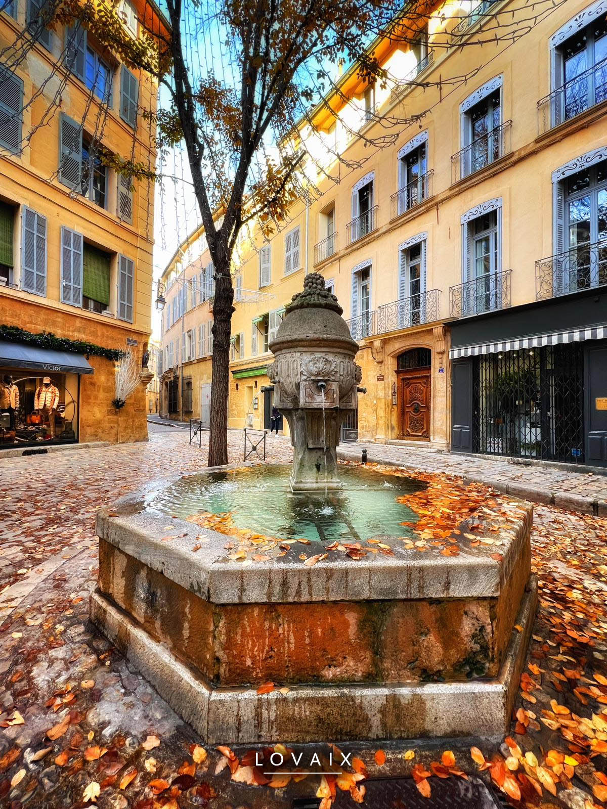 Place des Trois Ormeaux